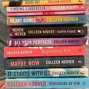 12 Best selling Colleen Hoover books!